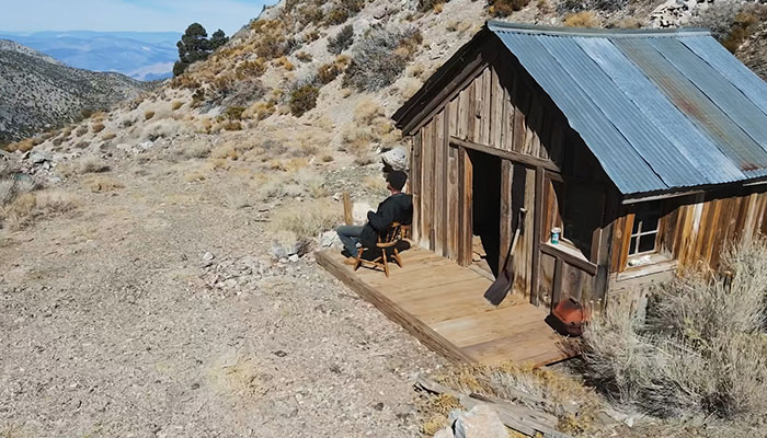 Man Documents Changes He’s Made In Ghost Town He Bought For $1.4 Million