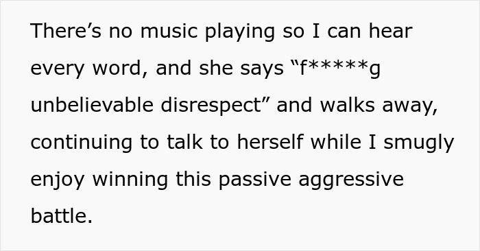 “I Politely Pretend To Not Hear Her”: Guy Watches Rude Elder Lose It Over AirPods