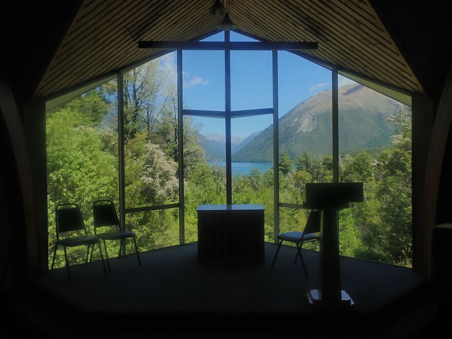 "Chapel Of Christ By The Lake" In St. Arnaud/New Zealand