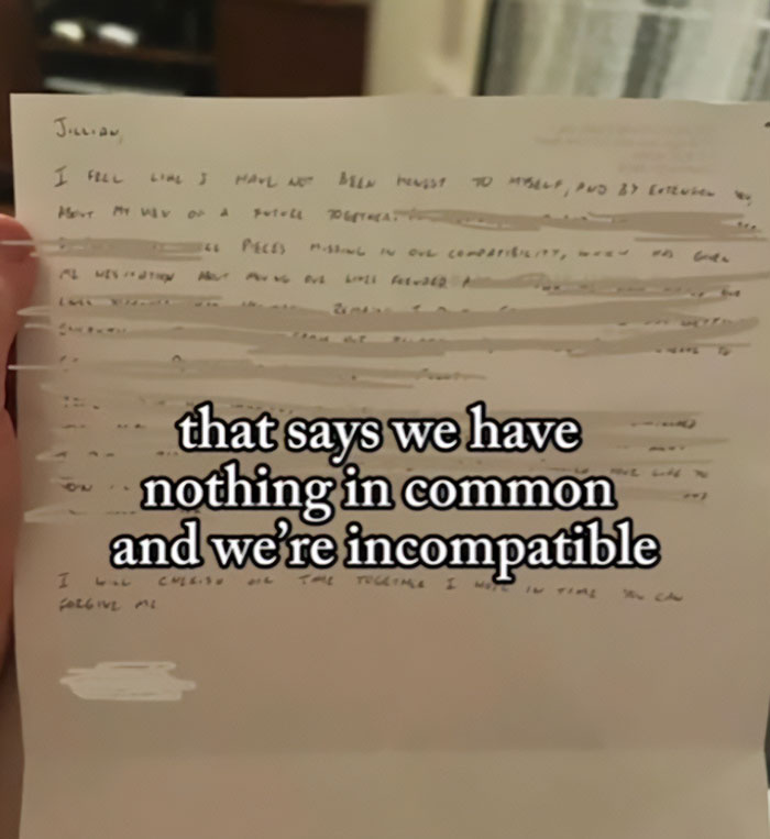 Man Breaks Up With Girlfriend With A "Traumatizing" Note, People Accuse Her Of Being "Delusional"