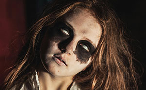 50 Haunted House Employees Share The Things People Did To Make Them Break Character