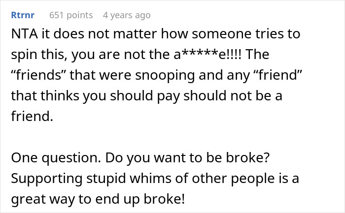 Drama Ensues When Friends Find Woman’s Bank Statements That Reveal She’s A Millionaire