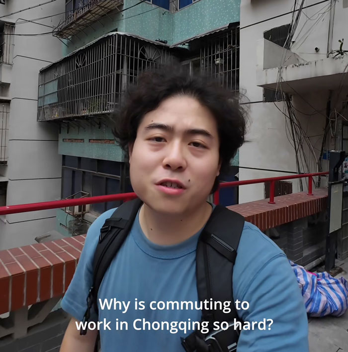 Man Shares What Daily Commute In Chongqing Looks Like, People Are Shocked And Horrified