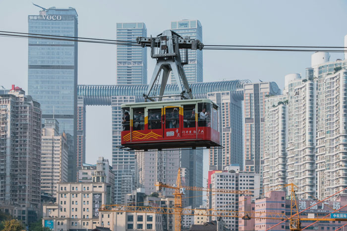 Man Shares What Daily Commute In Chongqing Looks Like, People Are Shocked And Horrified