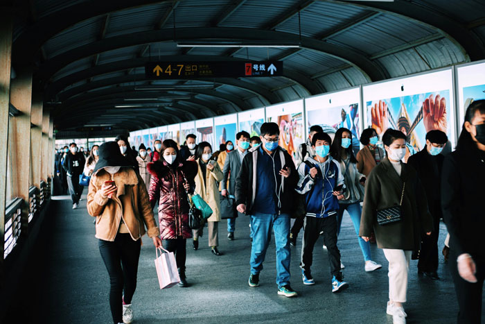 Man Shares What Daily Commute In Chongqing Looks Like, People Are Shocked And Horrified