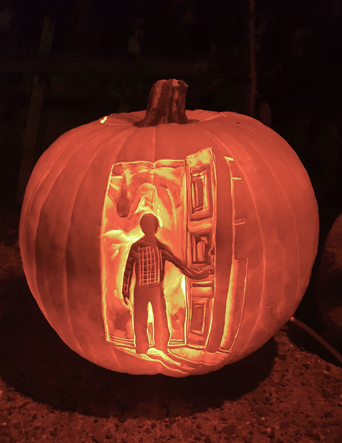 Stranger Things Pumpkin Carving, Happy Halloween