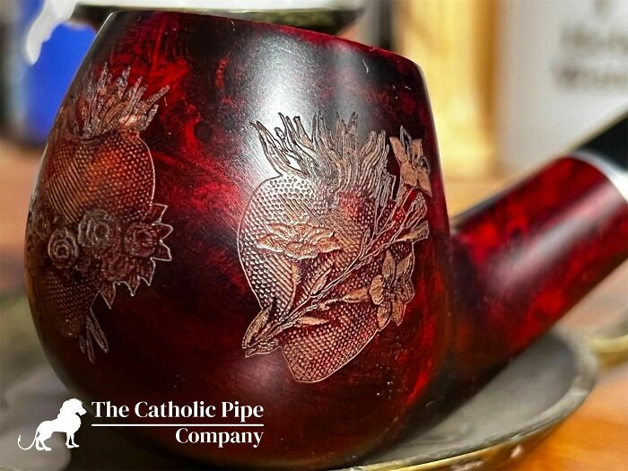 These Handcrafted Saint-Inspired Pipes Are Carved And Painted To Perfection (30 Pics)