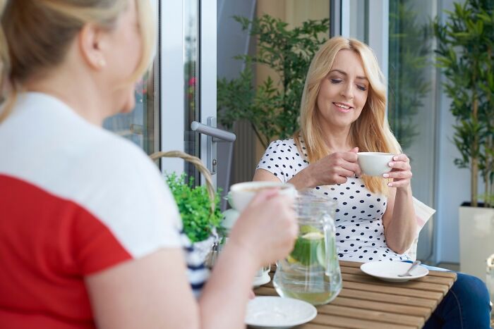 Woman Finds It Strange That Her Bestie Didn't Invite Her To Her B-Day Party, Thinks Of Ending It