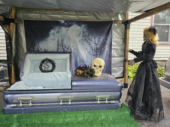 Halloween-Graveyards-Displays-Pics