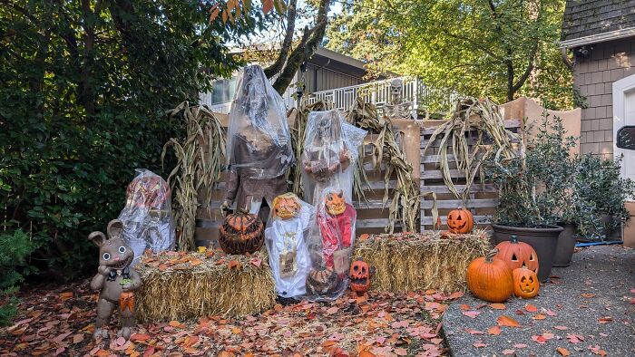 Halloween-Graveyards-Displays-Pics