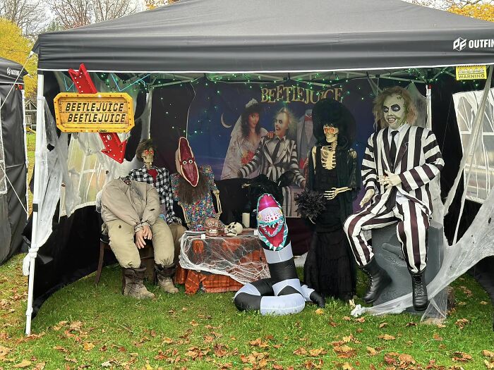 Halloween-Graveyards-Displays-Pics