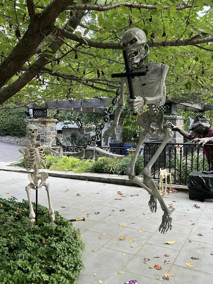 Halloween-Graveyards-Displays-Pics