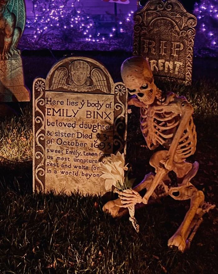 Halloween-Graveyards-Displays-Pics