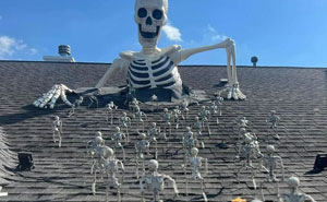 30 Times People Went Above And Beyond When It Came To Decking Out Their Lawn For Halloween