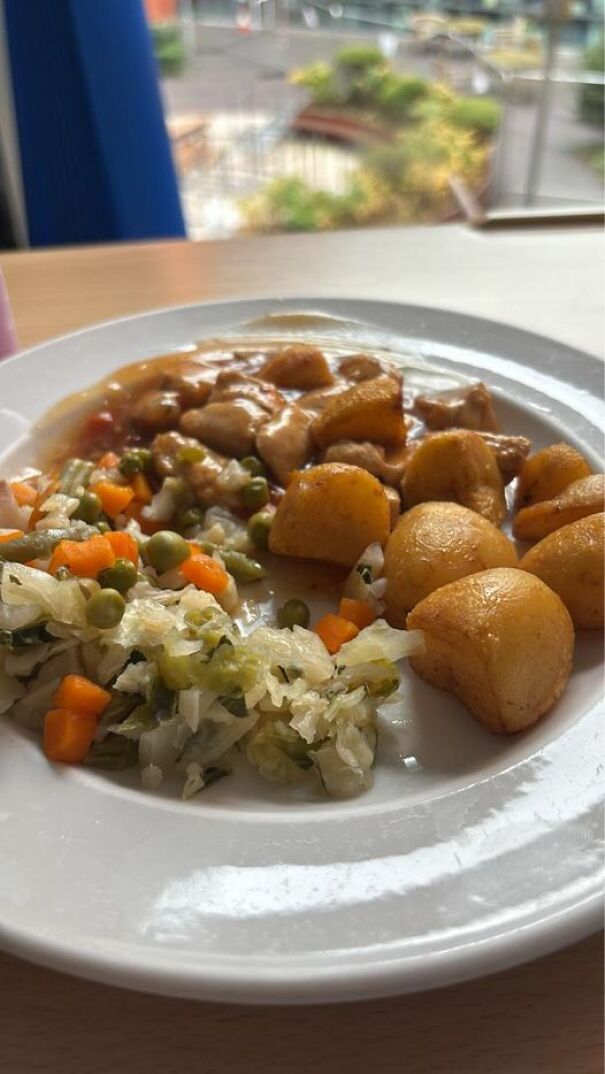 Chicken Casserole Rosties And Veg Pgi (Pinderfields General Hospital,wakefield)