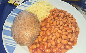 30 Examples Of Hospital Food From Various Places Around The World, As Shared By Folks Online