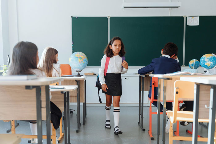 Mom Rebels Against Math Teacher's Rule Allowing Only 1 Bathroom Visit Per Week, Discussion Arises