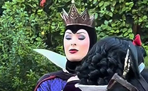 Disneyland Guest Furious At Snow White’s Evil Queen For Acting Evil—Gets Reality Check