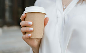 “For Real?”: Woman Buys Coffee, Thinks Pregnant Cashier’s Reaction To It Is Overdramatic