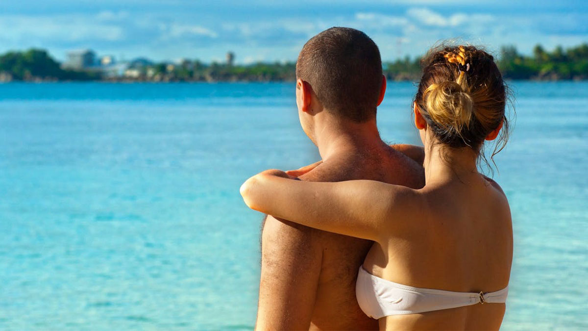 Woman Is Offended Her Coworker Won’t Give Up Their Vacation For Her Honeymoon