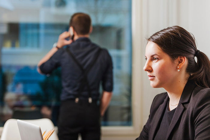 Boss Can't Manage To Save PDF File Despite Woman's Instructions, Loses It After All Work Disappears