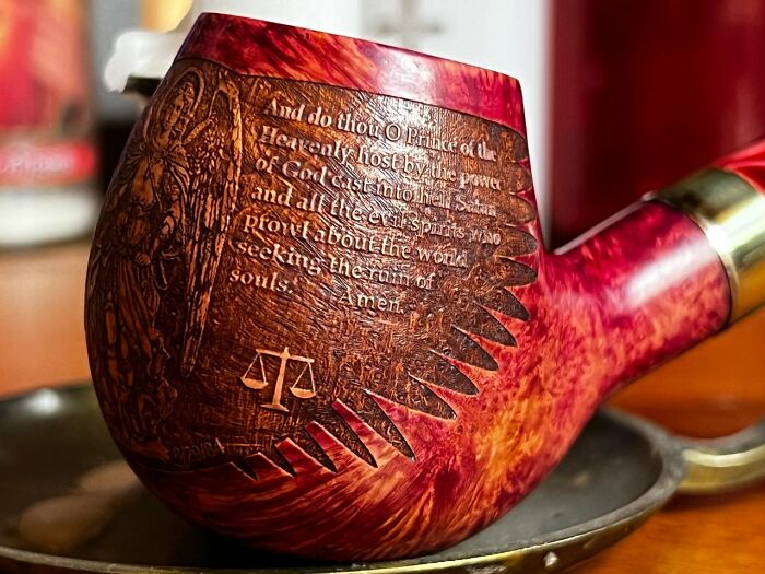 These Handcrafted Saint-Inspired Pipes Are Carved And Painted To Perfection (30 Pics)