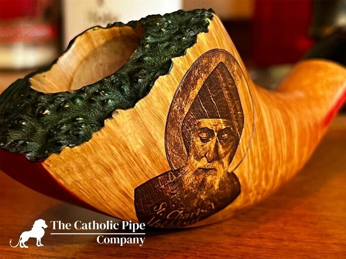 These Handcrafted Saint-Inspired Pipes Are Carved And Painted To Perfection (30 Pics)