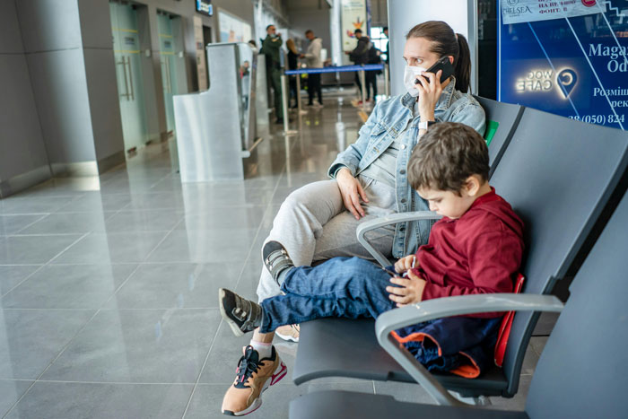 Ryanair Doesn’t Let 4YO Sit With Parents, Flight Turns Into Nightmare, Parents Are Livid