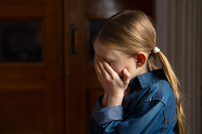 11YO Is Excluded From “Best Friend’s” B-Day Party, Is In Tears After They Facetime Her