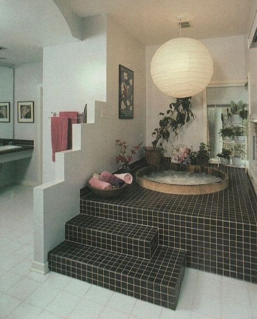 A Unique Bath Design From 1986