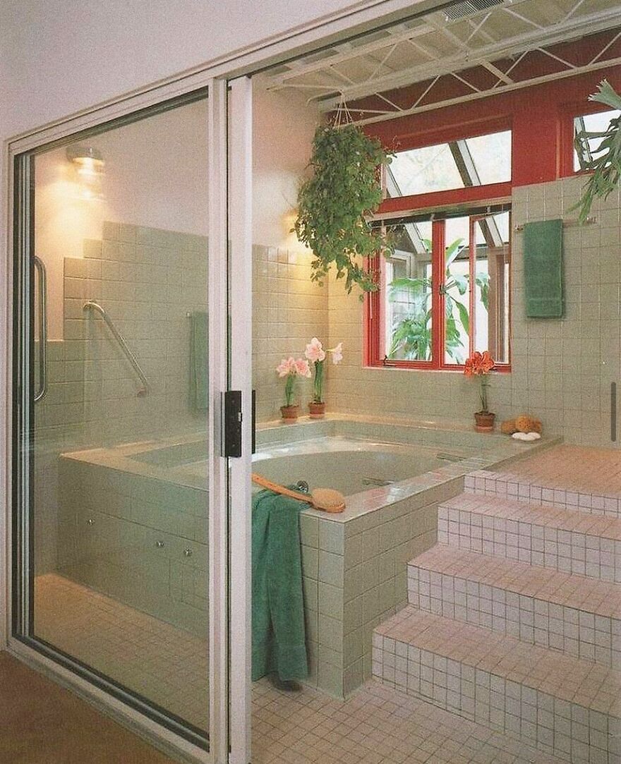 Homey Bath From 1986