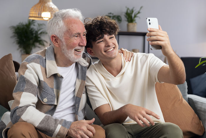 Teen Never Eats At Favorite Restaurant Because Of Stepsiblings, Goes There For B-day, Dad Is Livid