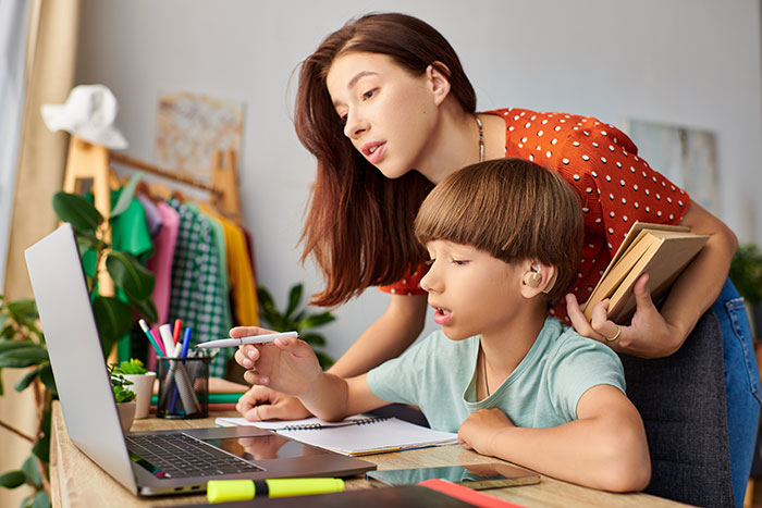 Mom Quietly Leaves While Her Kid Is With The Tutor, Comes Home To The Police And Social Services