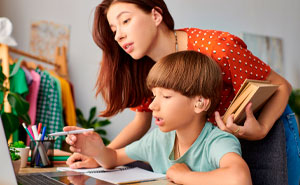 Mom Quietly Leaves While Her Kid Is With The Tutor, Comes Home To The Police And Social Services