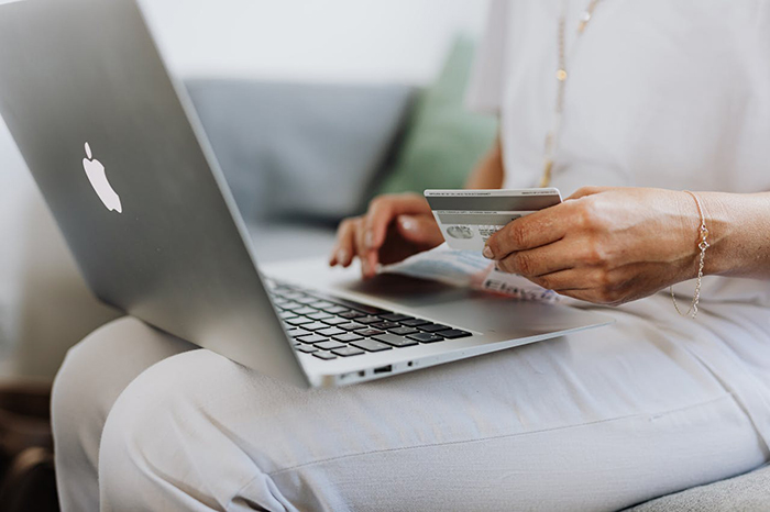 Landlady Sick And Tired Of Shopaholic Tenants In Her Basement, Gets A Reality Check