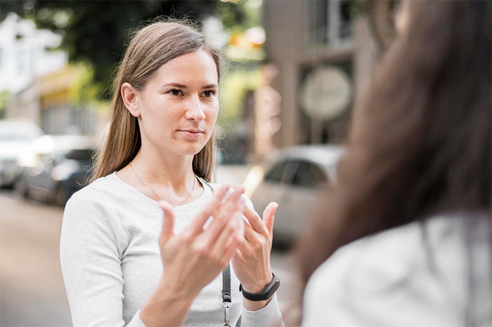 Karen Comes To Woman’s Home To Judge Her Car As It’s Not As Nice As The Rest In The Neighborhood