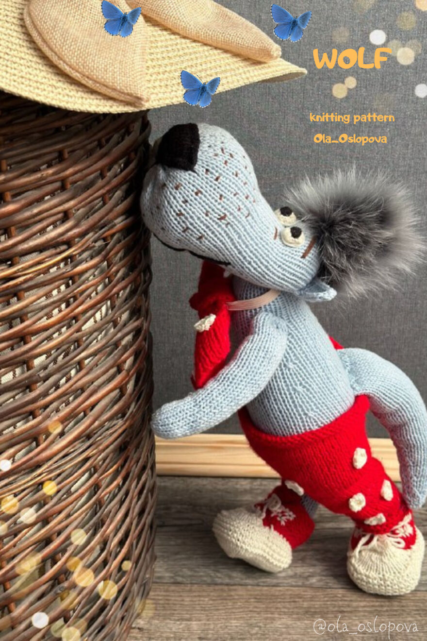 #2 Christmas Wolf Knitting Pattern