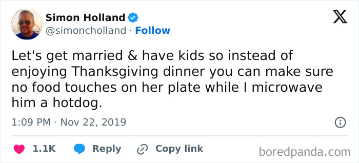 Tweet about Thanksgiving dinner humor with kids, mentioning microwave and hotdog.