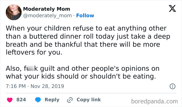 Tweet by Moderately Mom about Thanksgiving dinner rolls and parenting humor.