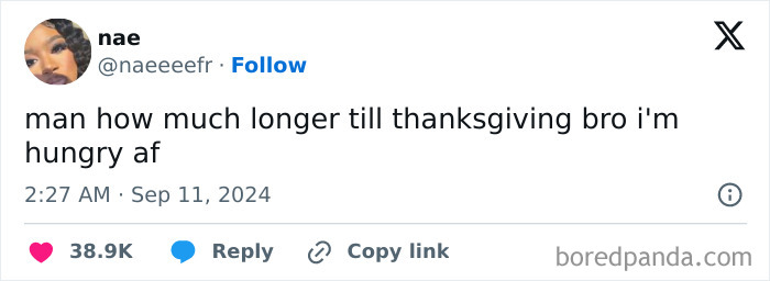 Tweet asking how much longer until Thanksgiving, expressing hunger.