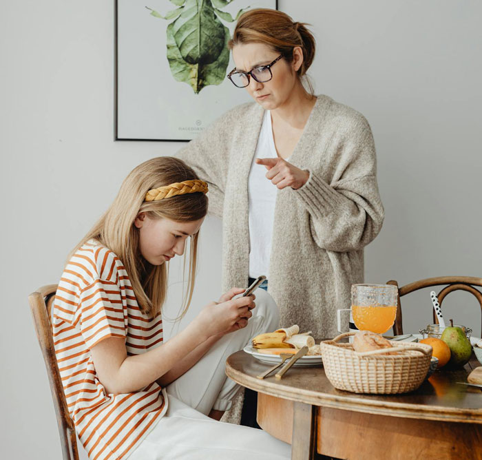 Mom Knows Daughter Can’t Eat Meat, Forces Her To Still Do It And Faces The Consequences