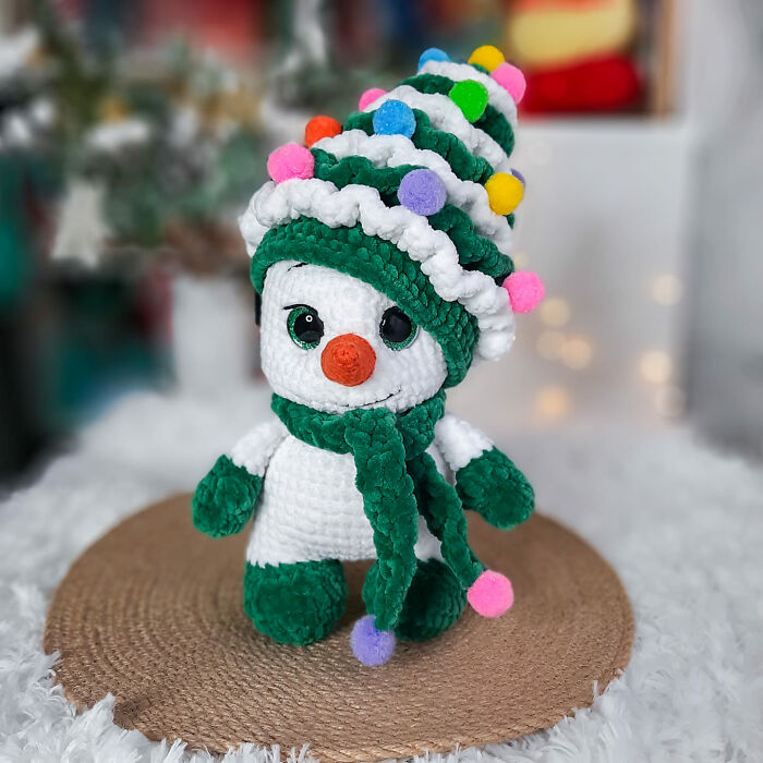 Cool Companion – Snowman With Frosty Smiles For Days!