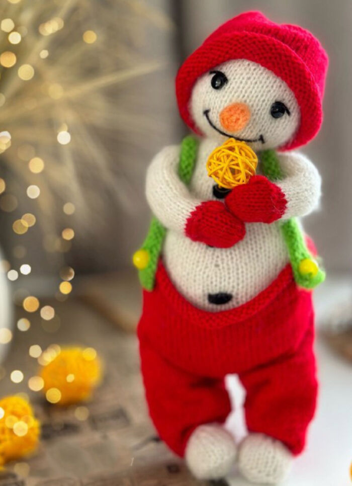 Snow Cute! This Adorable Snowman Will Melt Your Heart!