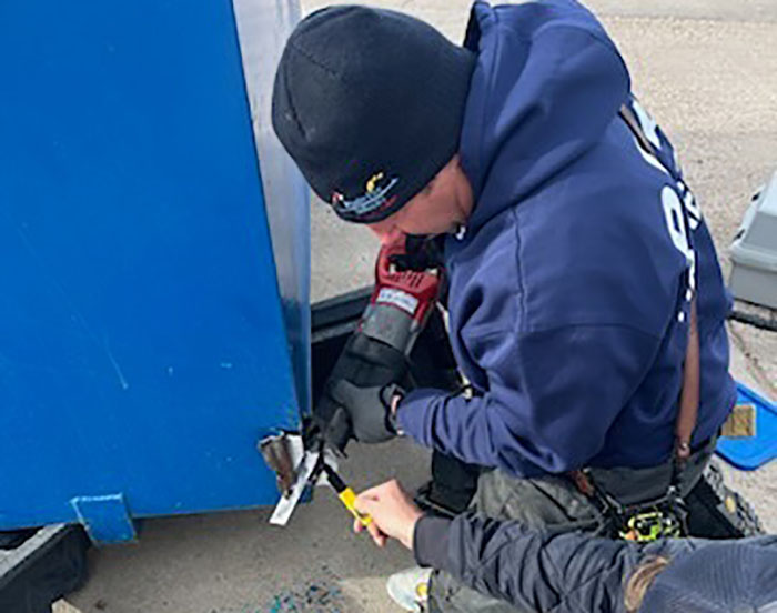 Kitty Trapped In Dumpster Gets Rescued By Firefighters With Heavy Machinery, And Netizens Are Happy