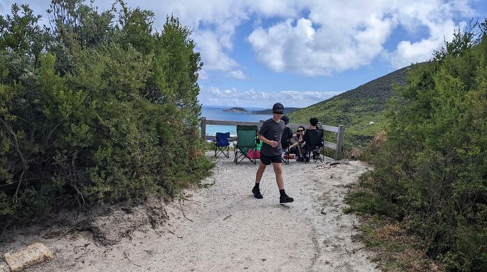 This Family Taking Up An Entire Sightseeing Platform So Nobody Else Can Take Photos. A Lot Of People Missed Out On Great Photos And Views Because These People Wanted It For Themselves