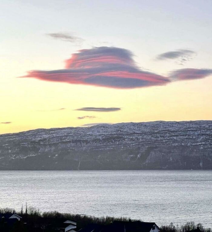 A Cloud That Looks Like A Hat