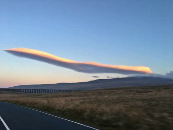 This Lenticular Cloud That Resembles An Sr-71