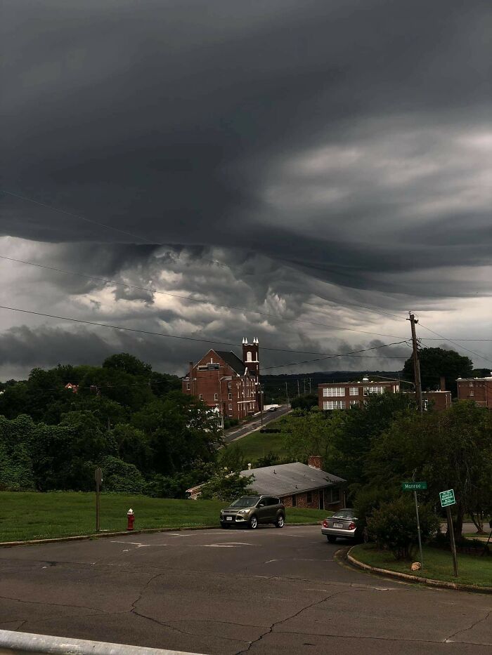 Cloud From The Storm Today, Looks Like A Horror Movie