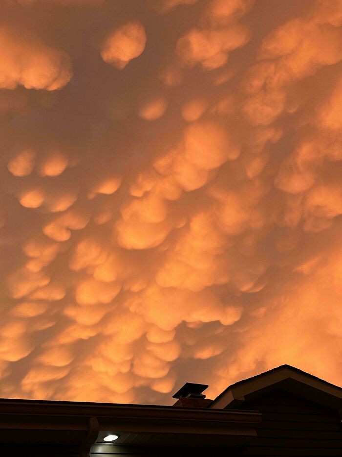 This Happened An Hour Ago, Anyone Know What These Clouds Mean?