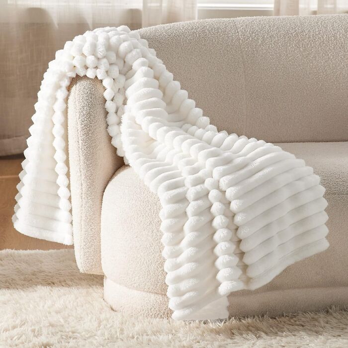 Wrap Your Guests In Warmth And Comfort With A Cozy White Throw Blanket, The Perfect Addition To Your Holiday Decor That Invites Snuggling And Relaxation